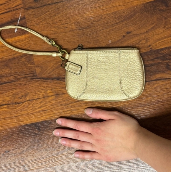 Coach | Elegant Gold Leather Wristlet - Picture 5 of 8